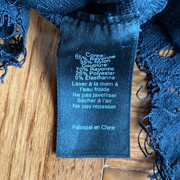 Lush lace halter top Simons - Picture 4 of 4